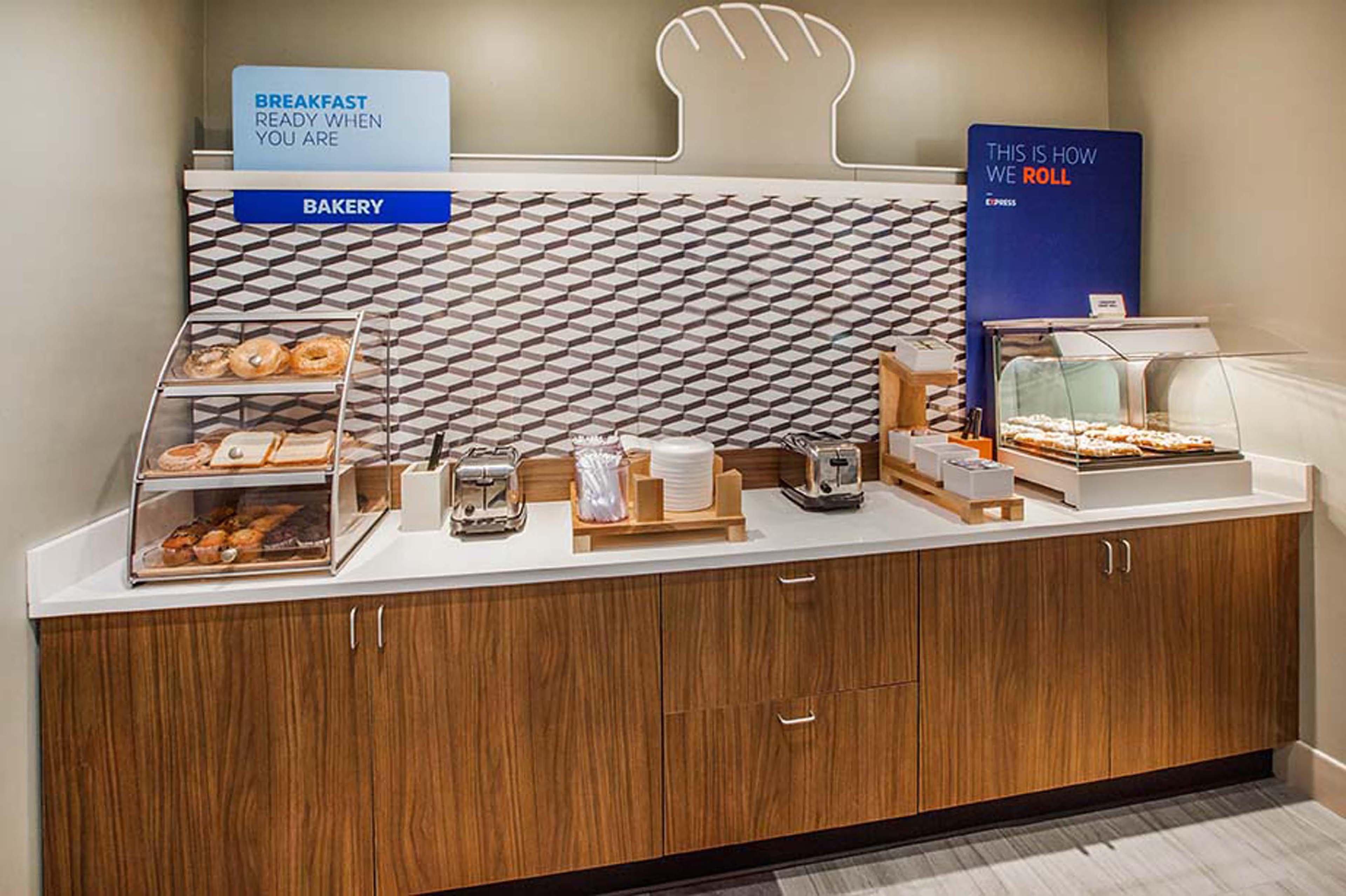 Holiday Inn Express Hotel & Suites Portland By Ihg Exterior foto